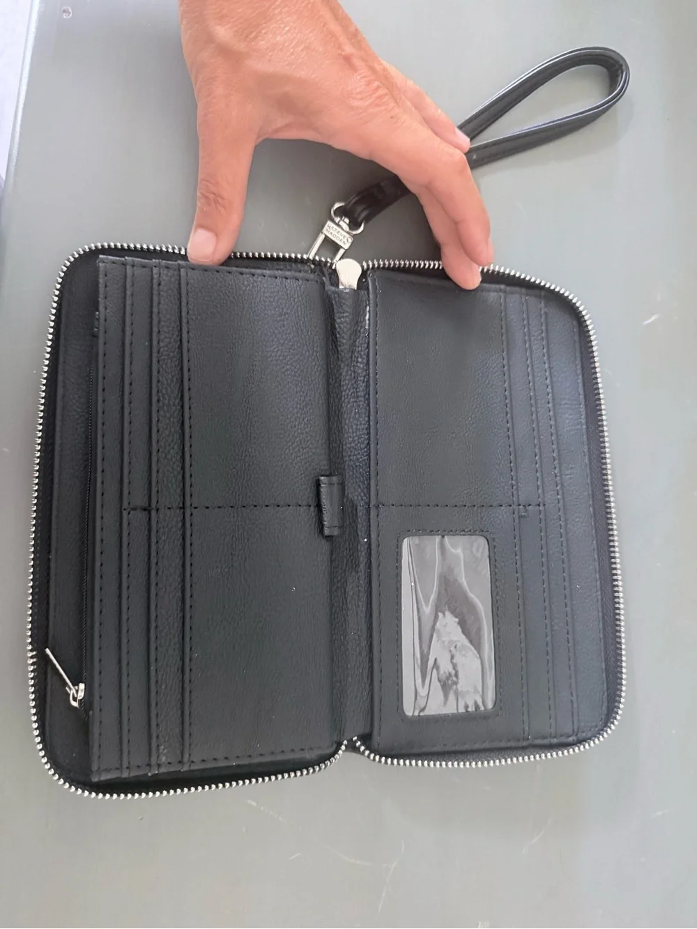 N/A black zip